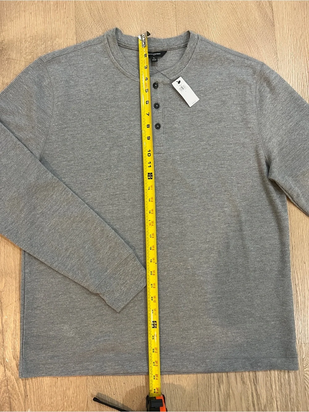 Banana Republic Men’s Size L Grey Waffle Knit Henley Pullover Long Sleeve Shirt